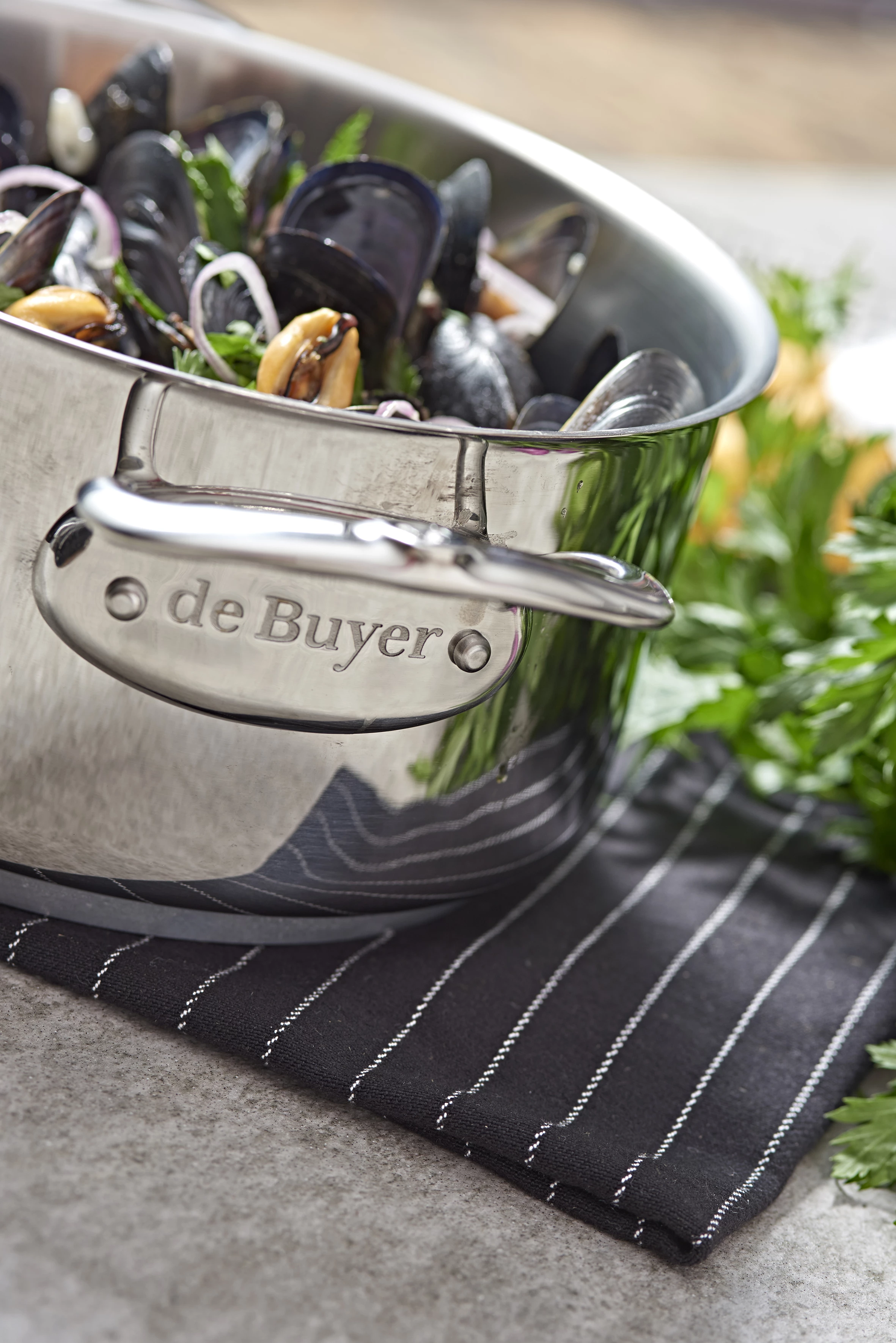 FAITOUT MILADY AVEC COUVERCLE EN VERRE