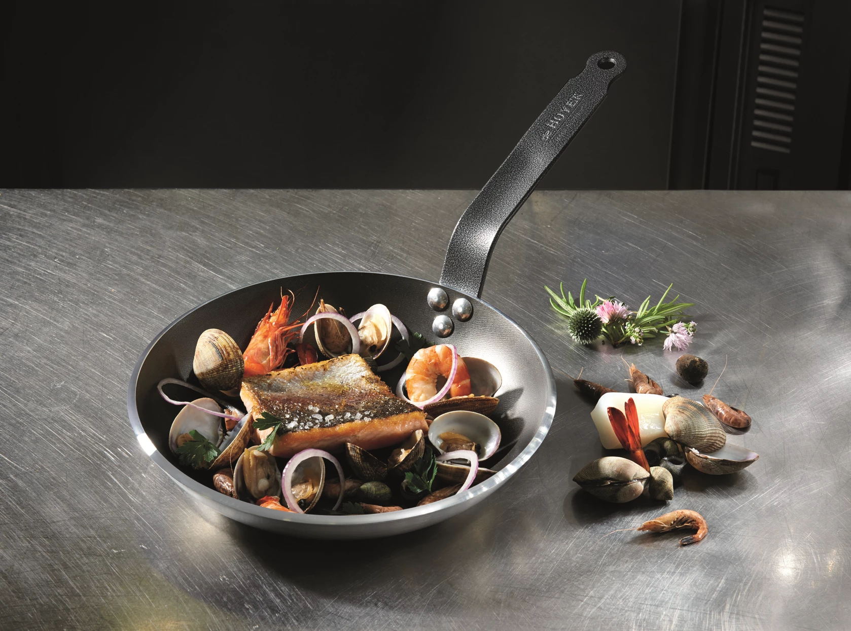 POELE RONDE CHOC ALU ANTI-ADHESIF 