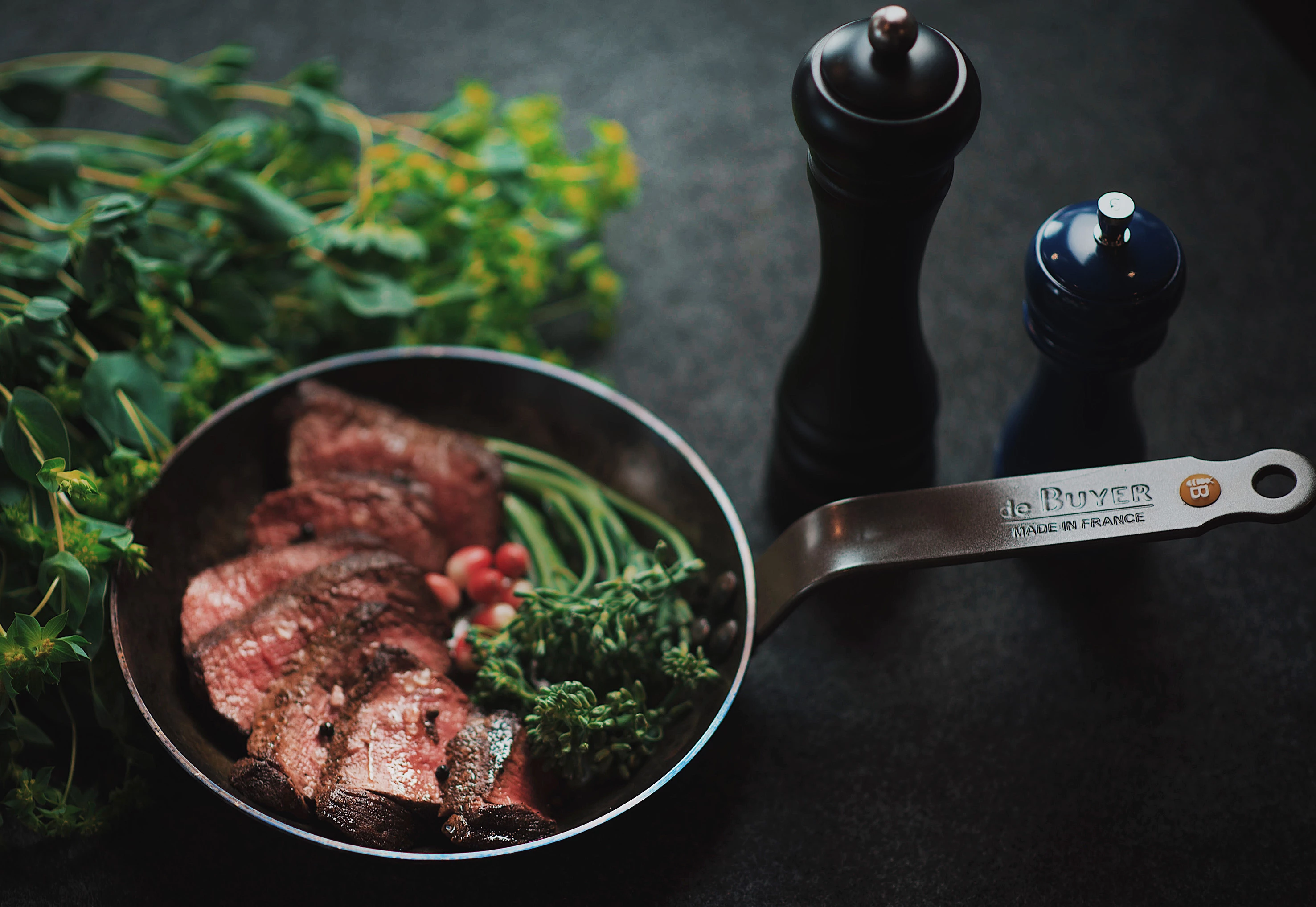 POELE MINERAL B ELEMENT EN TOLE 